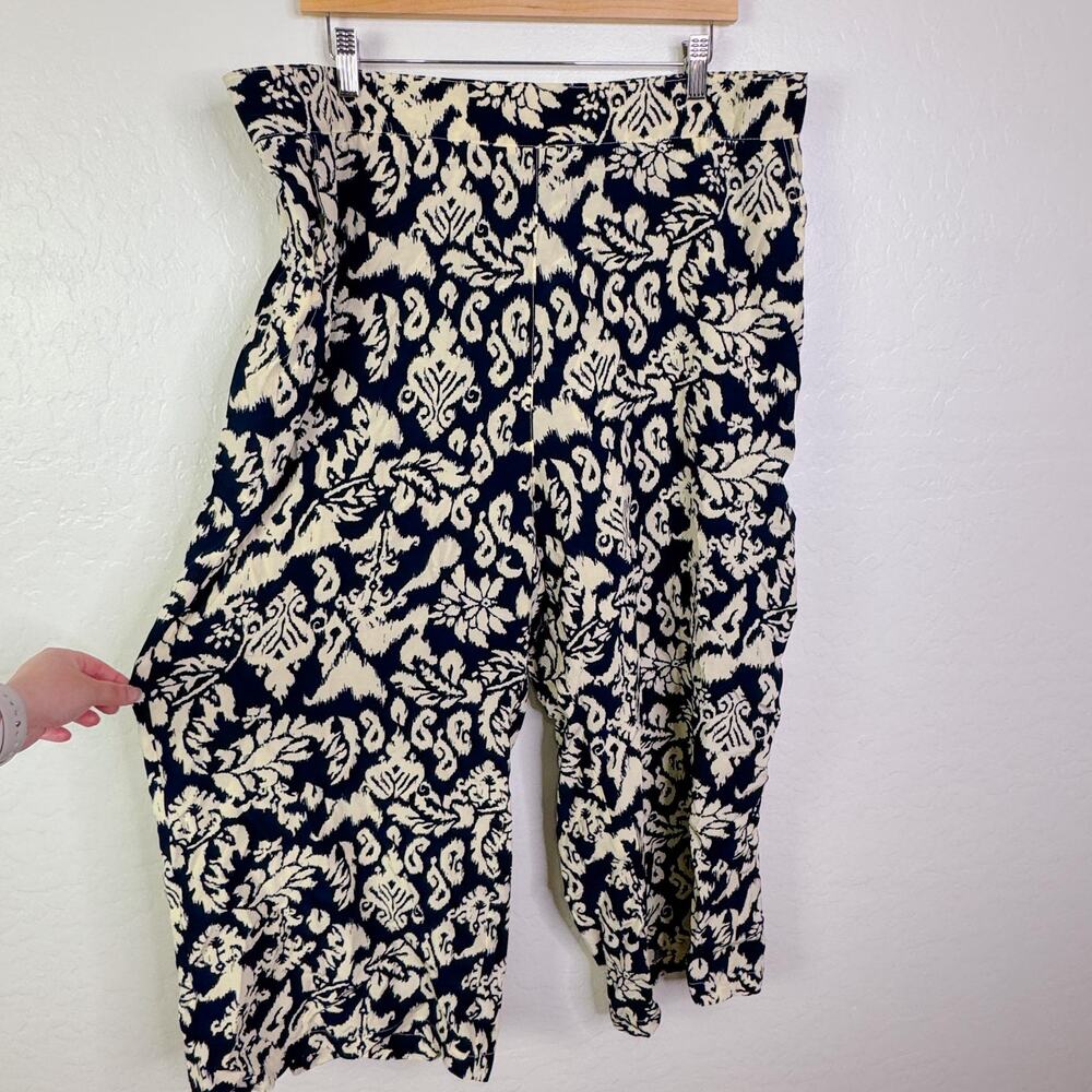 T Tahari Ikat Damask Printed Pull On Crop Wide Leg Pants Black Cream Size 2X NWT